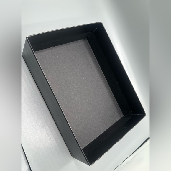 Prada Black Box - Picture 13 of 13